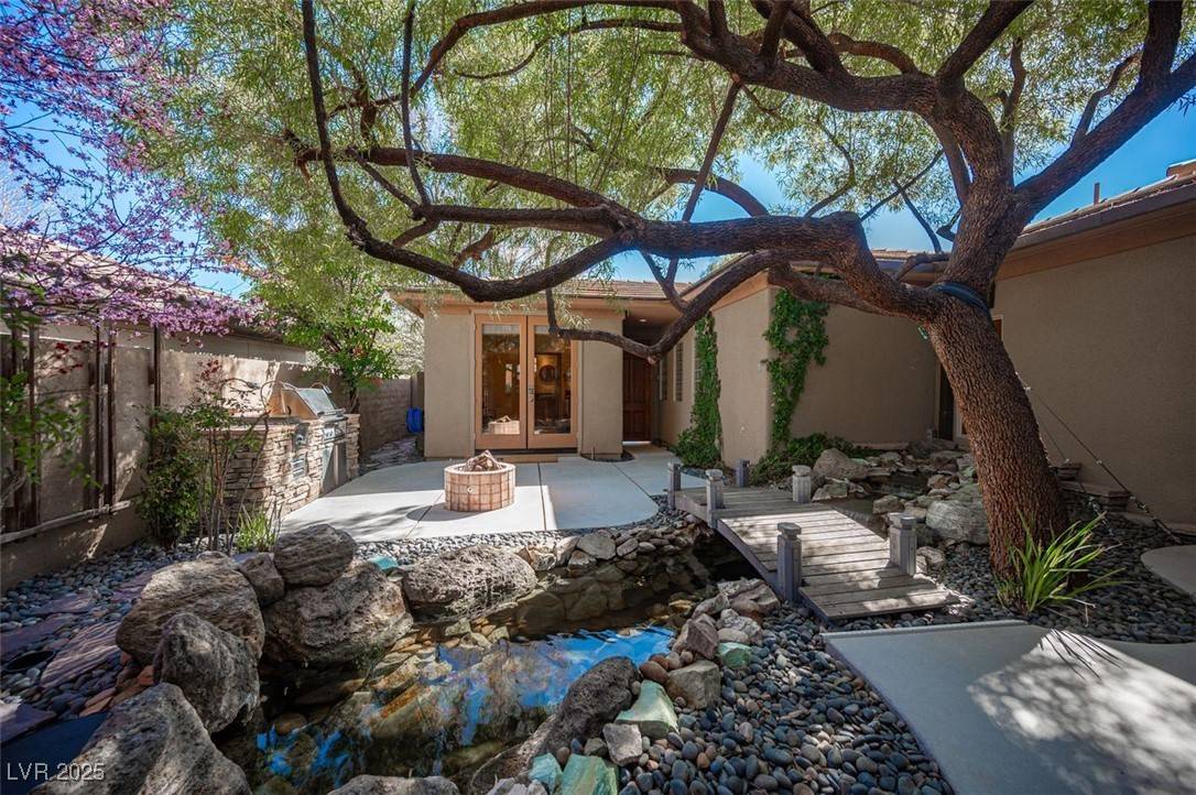 Henderson, NV 89052,15 Emerald Dunes CIR