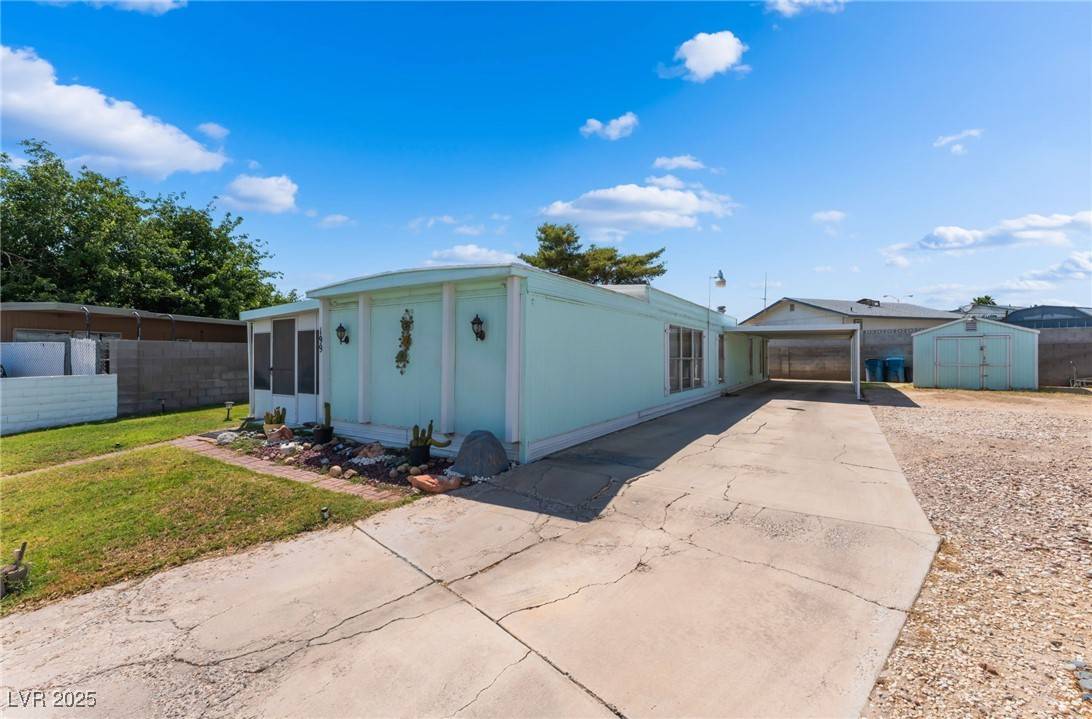 Las Vegas, NV 89110,199 Betty LN