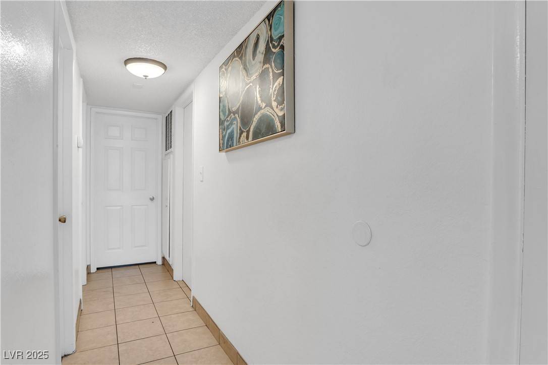 Las Vegas, NV 89103,4140 Solteros ST #2