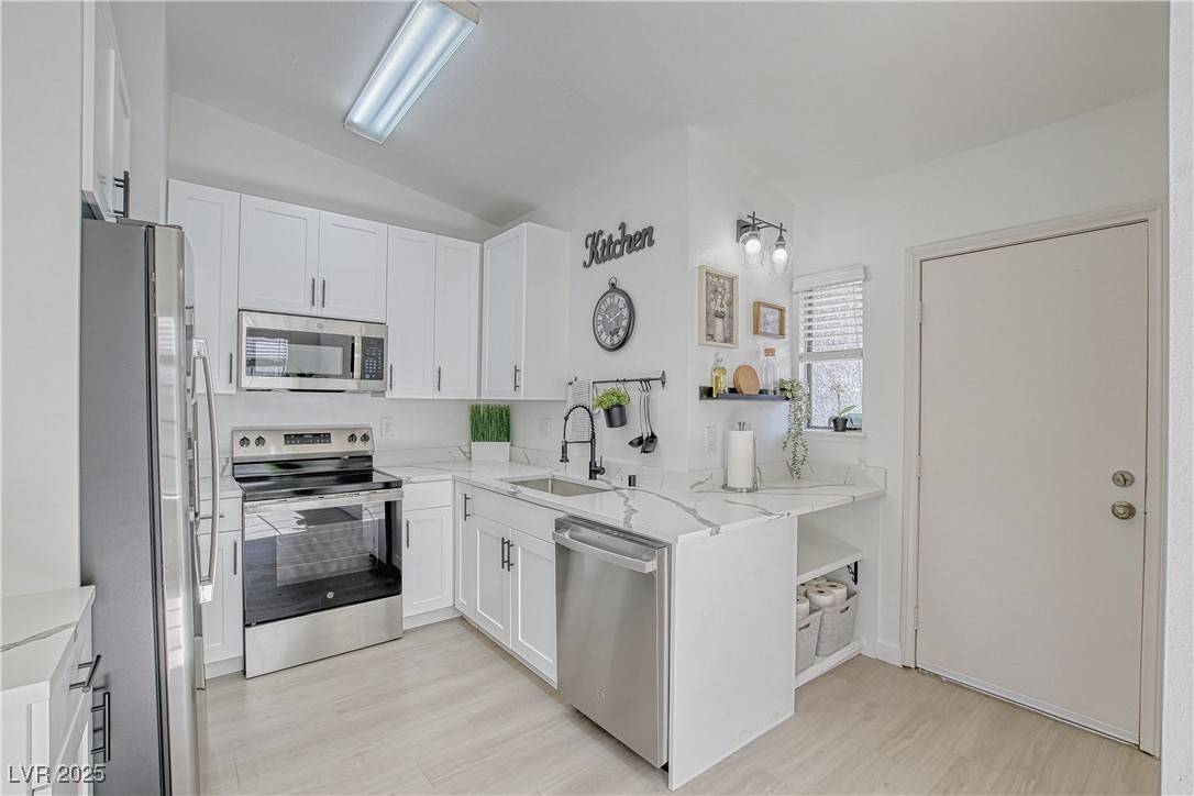 Las Vegas, NV 89128,7405 Saybrook Point DR
