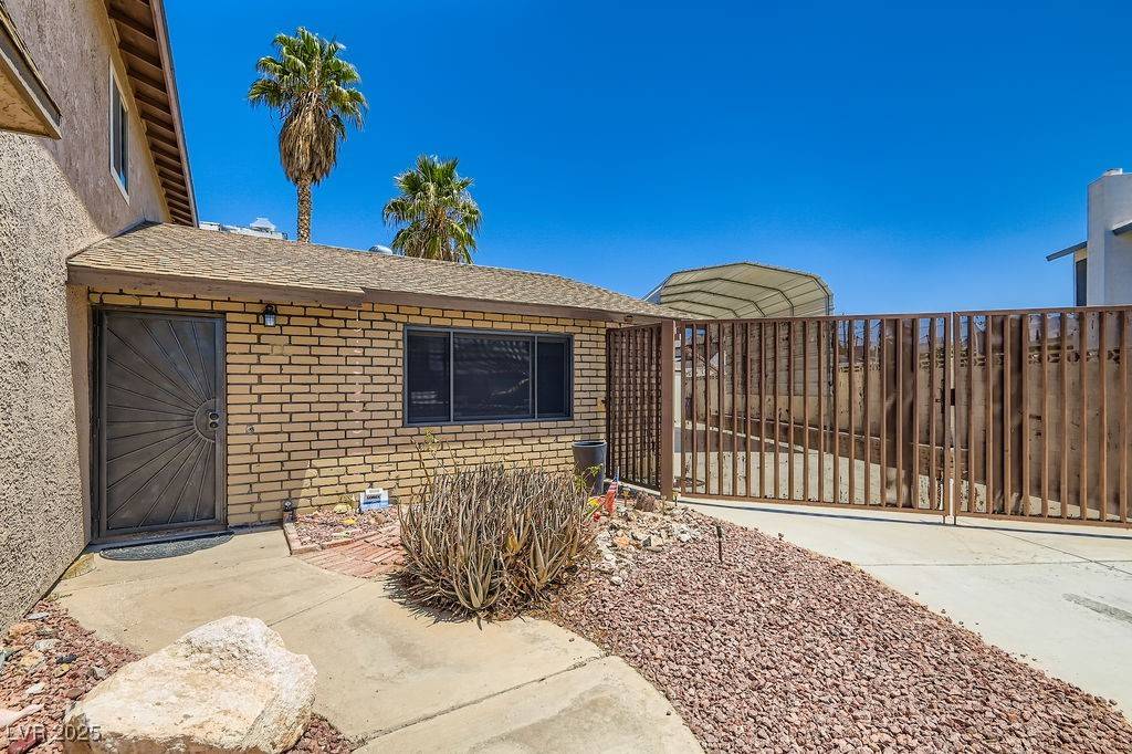Henderson, NV 89002,733 Strawberry PL