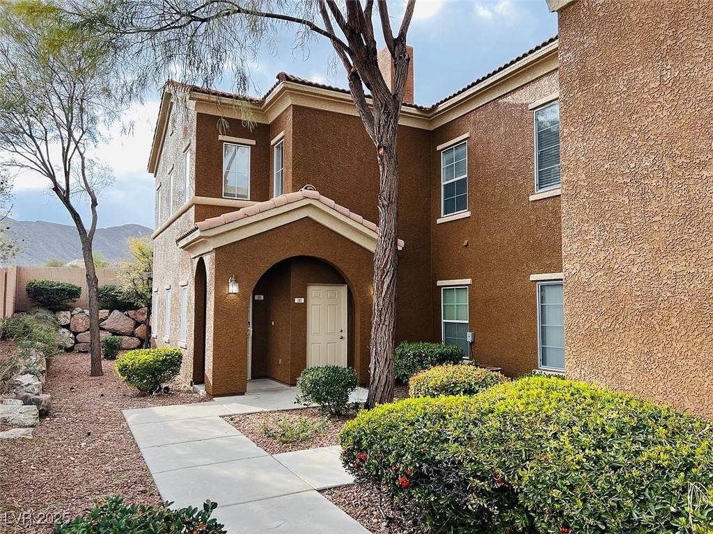Las Vegas, NV 89129,3805 Ormond Beach ST #201