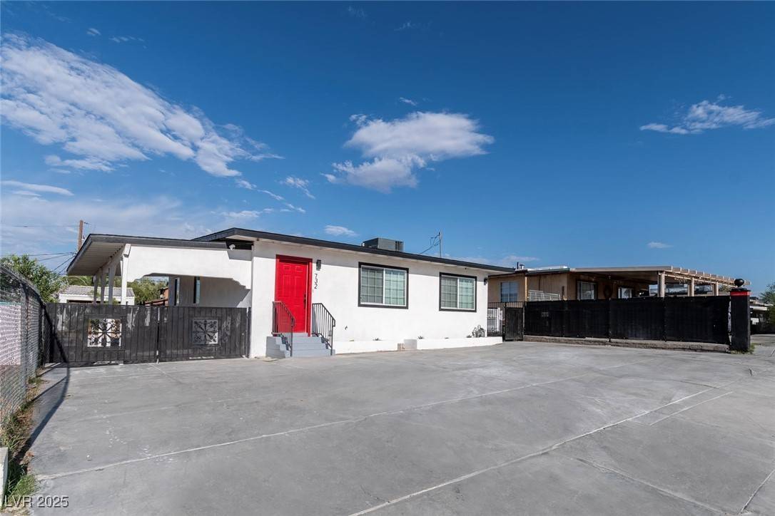Las Vegas, NV 89101,732 N 9th ST