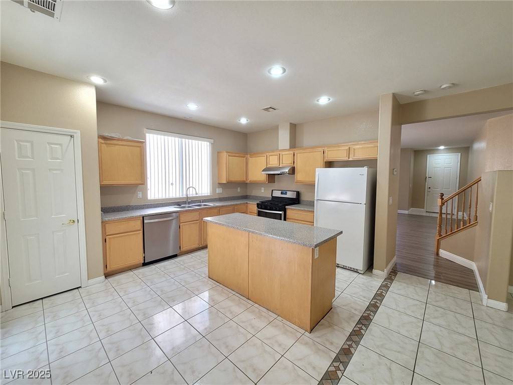 Las Vegas, NV 89117,3081 Oceantide CT