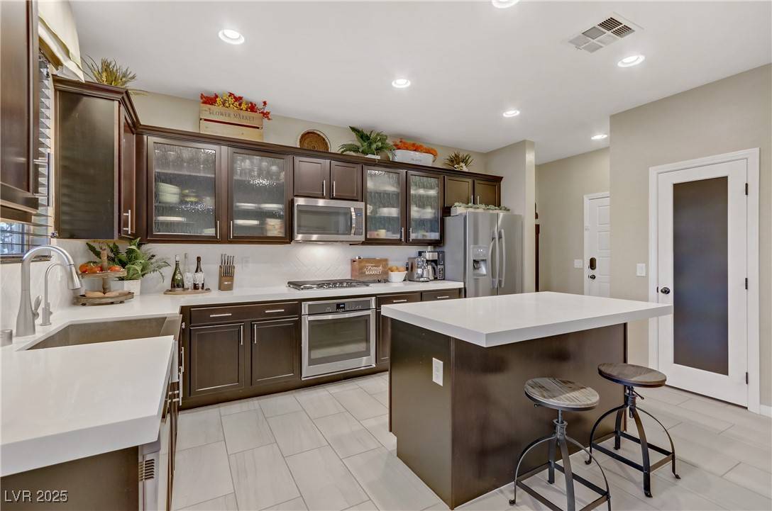 Las Vegas, NV 89178,8992 Sparkling River CT