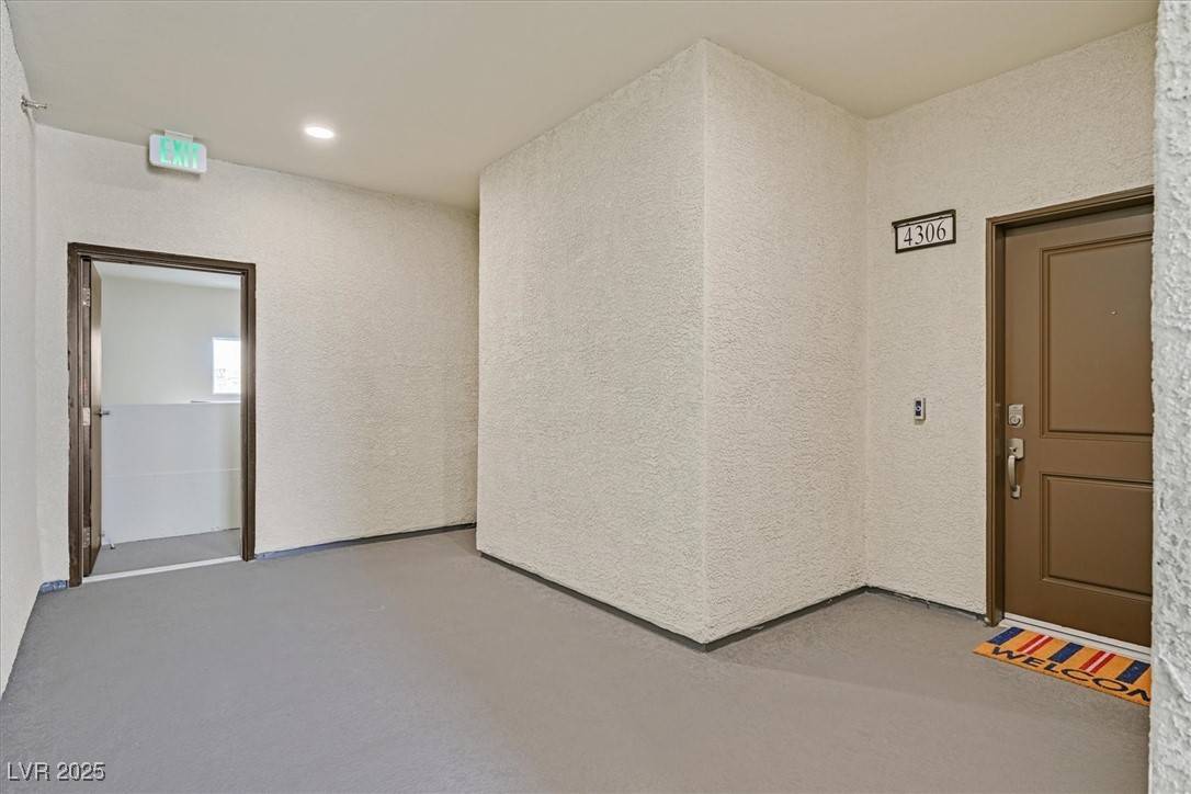 Henderson, NV 89052,2555 Hampton RD #4306