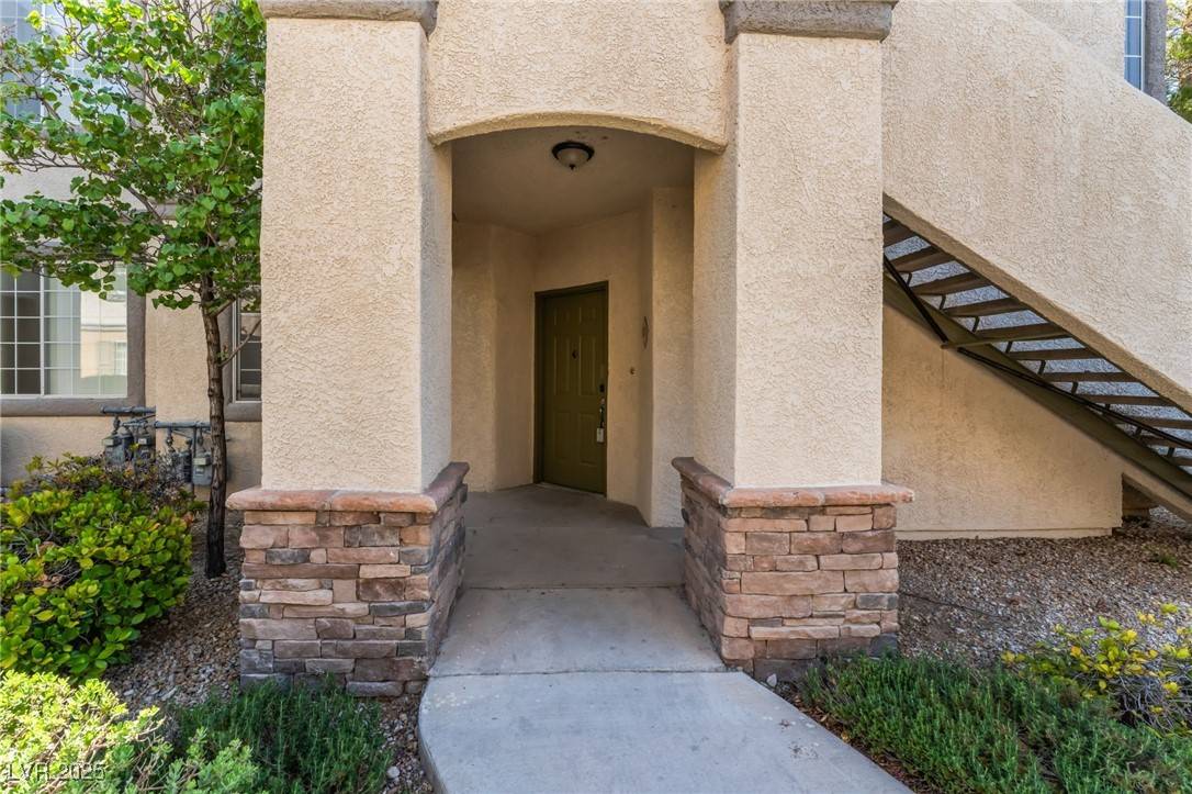 Las Vegas, NV 89144,10213 King Henry AVE #101