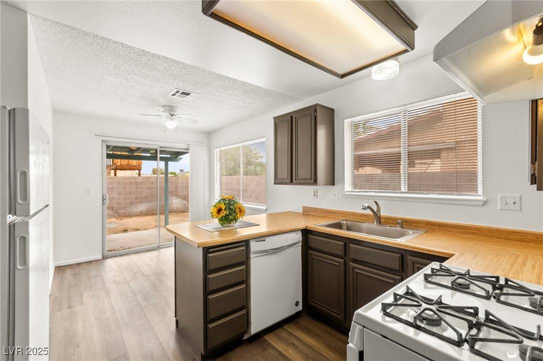 Las Vegas, NV 89128,1405 Wintergreen DR