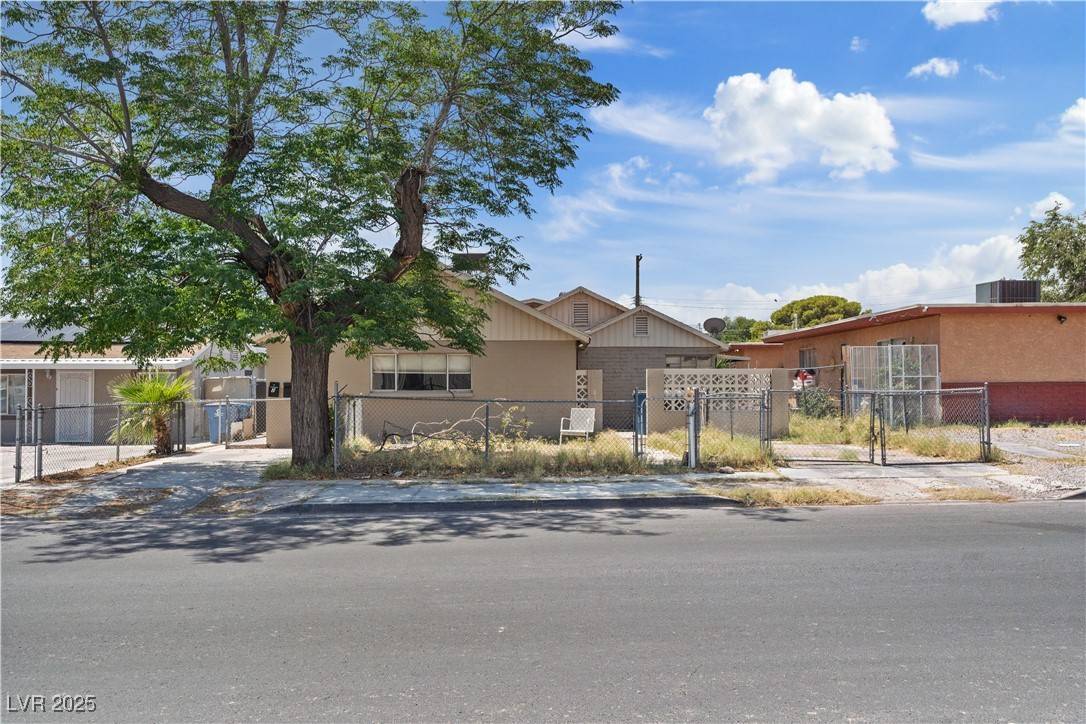 Las Vegas, NV 89101,2528 Sunrise AVE