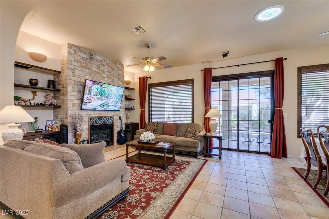 Henderson, NV 89012,561 CARMEL VALLEY ST