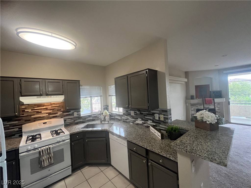 Las Vegas, NV 89128,1830 N Buffalo DR #2021