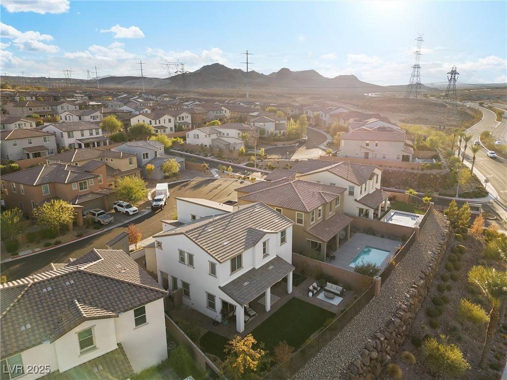 Henderson, NV 89011,14 Parco Fiore CT