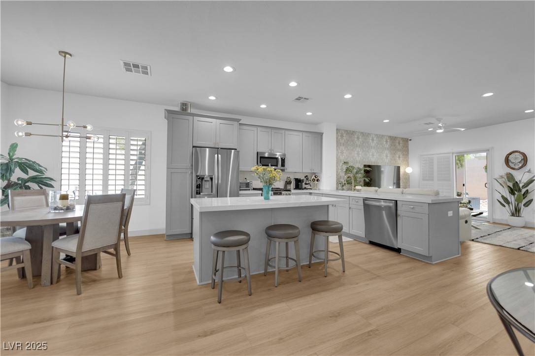 Henderson, NV 89052,2279 Keego Harbor ST