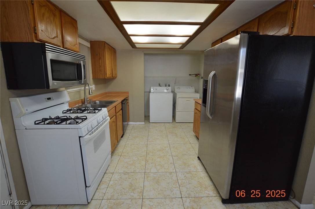 Las Vegas, NV 89103,4277 Ridgeview DR