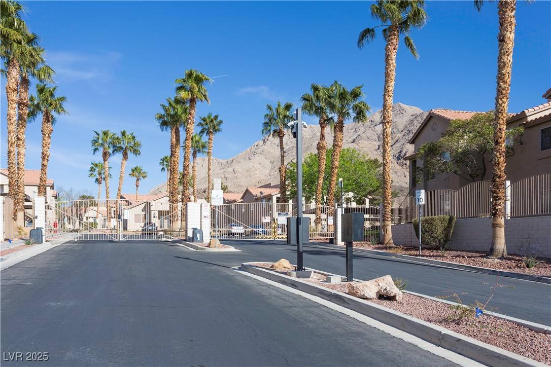 Las Vegas, NV 89156,2110 Los Feliz ST #2082