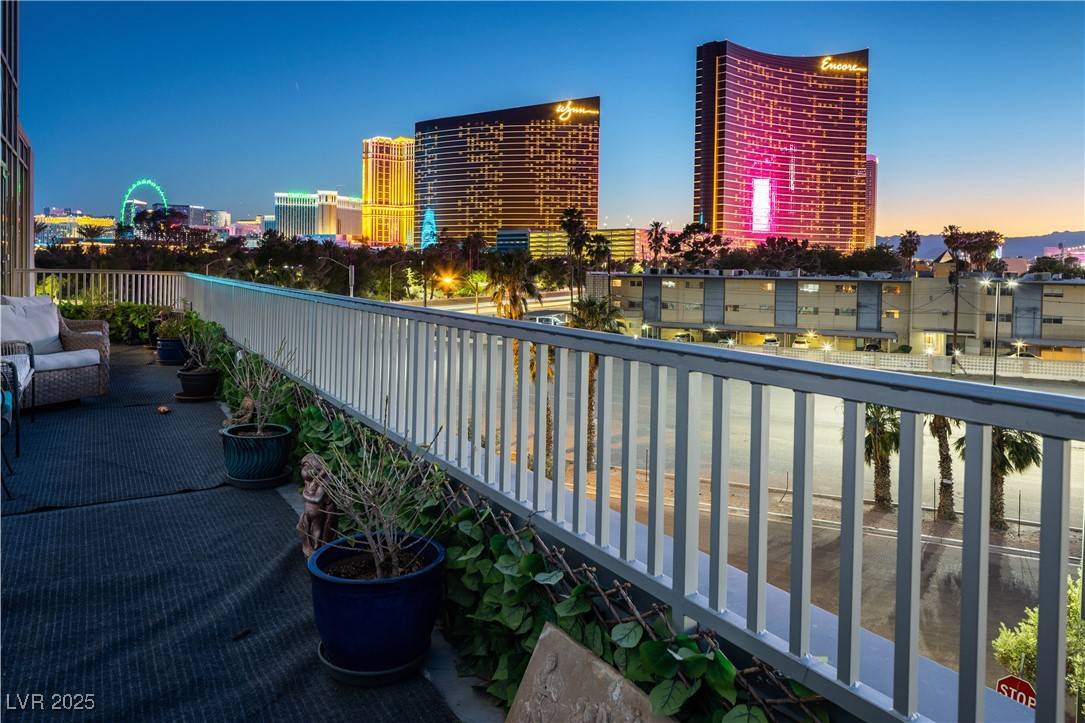 Las Vegas, NV 89109,360 E Desert Inn RD #407