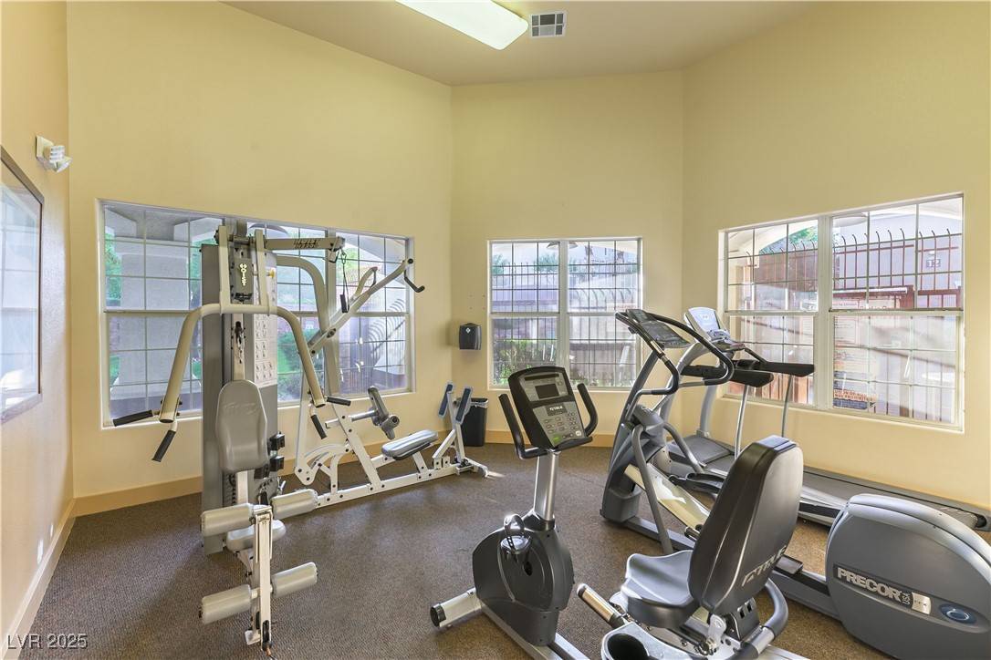 North Las Vegas, NV 89031,5855 Valley DR #2145