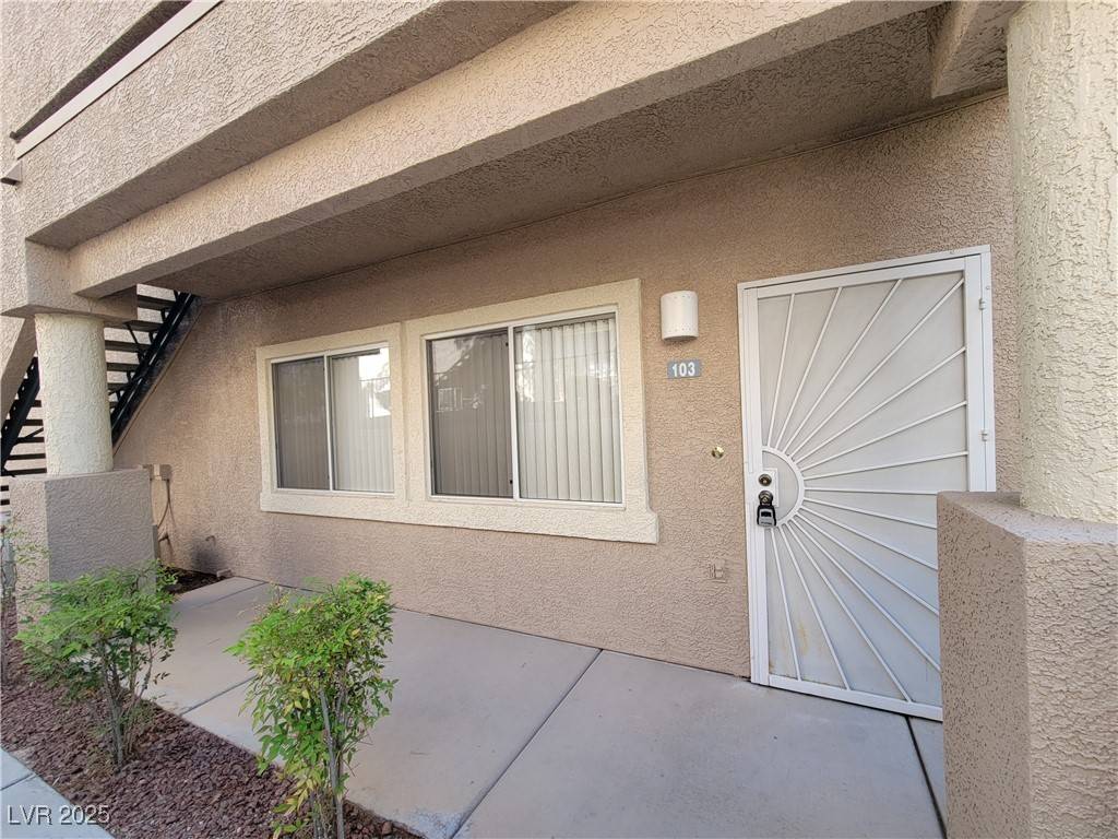 Las Vegas, NV 89117,2053 JADE CREEK ST #103