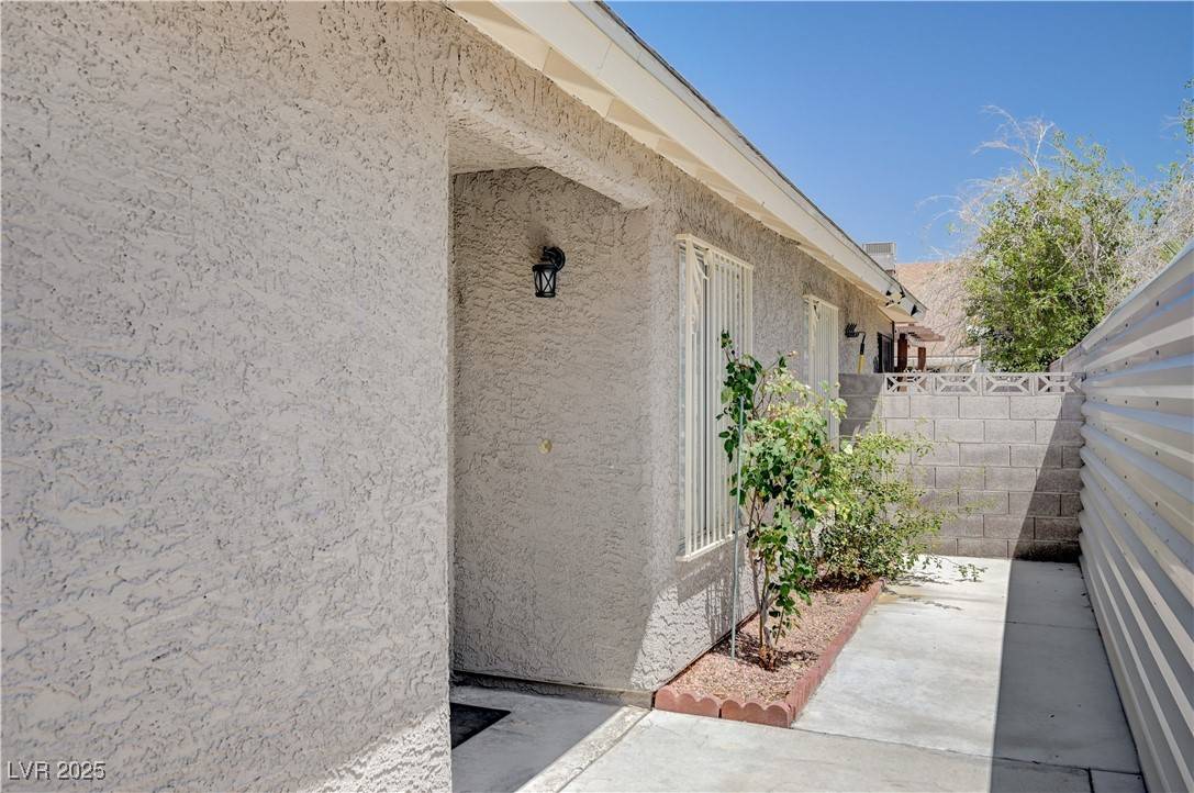 Las Vegas, NV 89110,4212 Estaban CT