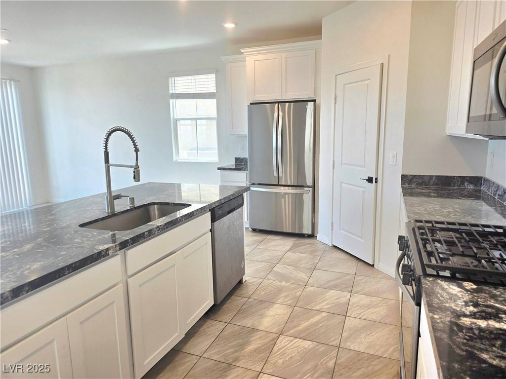 Henderson, NV 89044,2406 Bellinzona PL