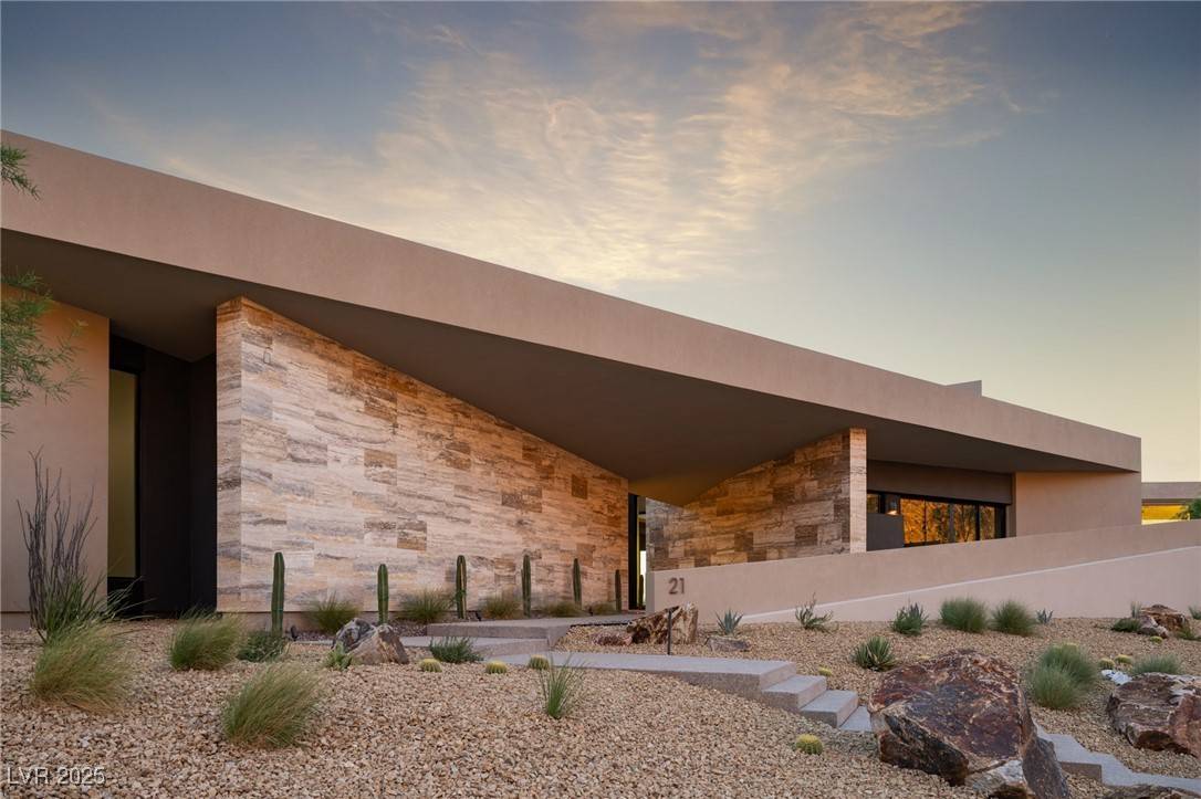 Henderson, NV 89012,21 Rockstream DR