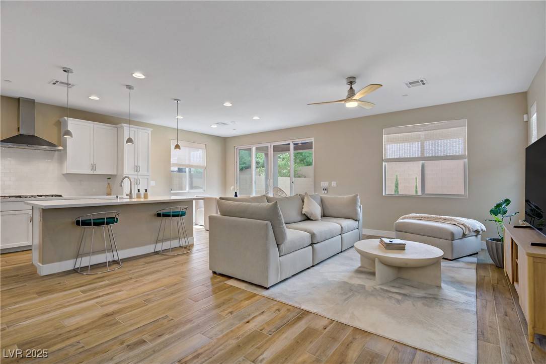 Las Vegas, NV 89130,6591 Dove Point PL