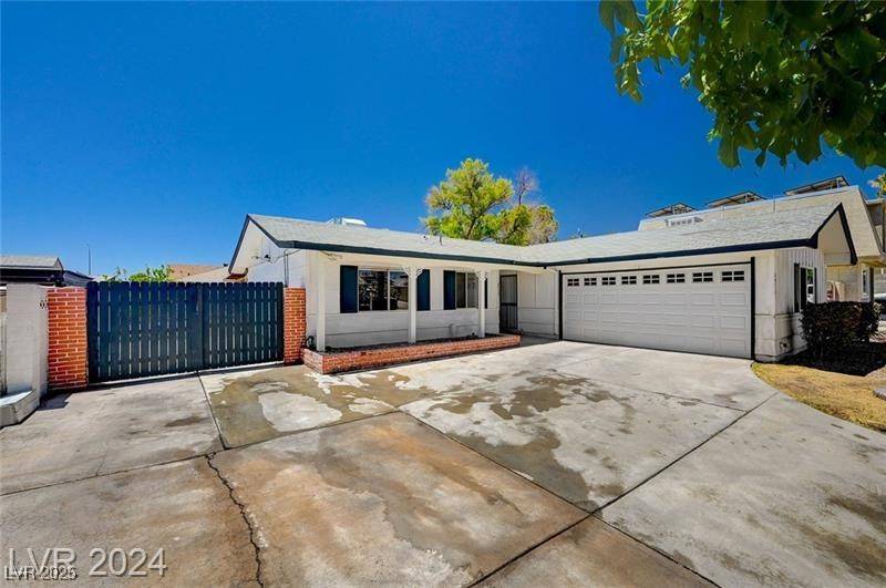 Las Vegas, NV 89145,6933 Singing Dunes LN