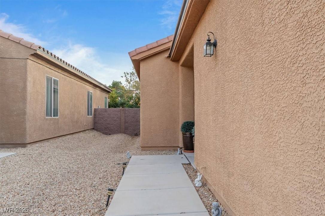 Las Vegas, NV 89122,6061 Moonlight Sonata AVE