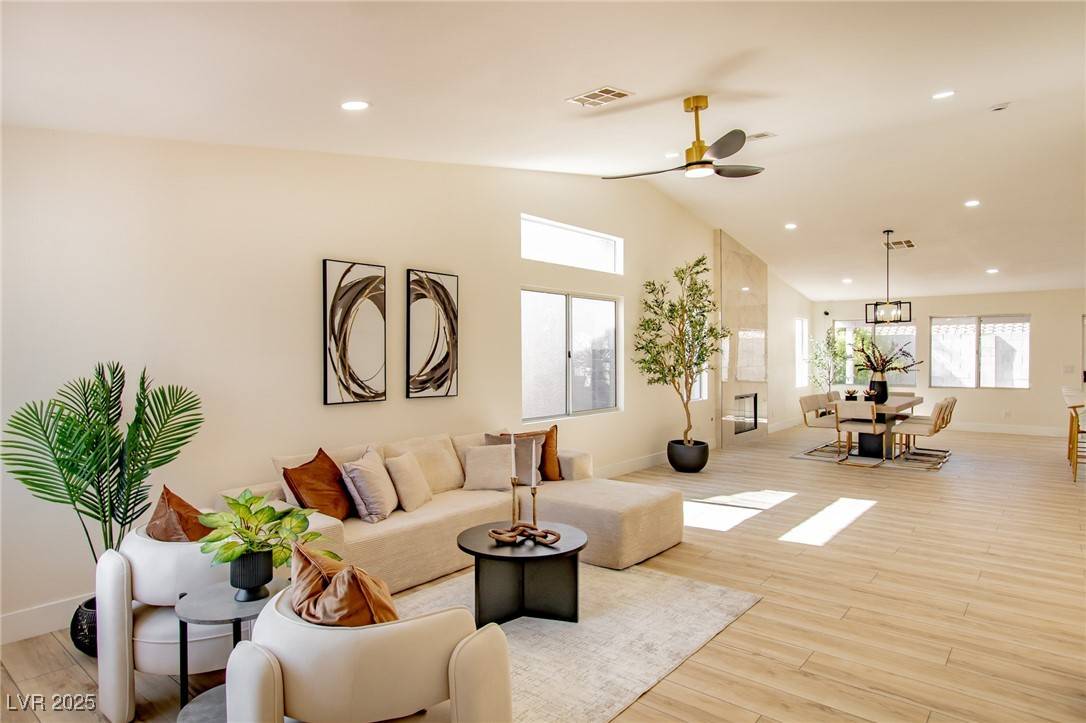 Henderson, NV 89015,1006 Blue Lantern DR