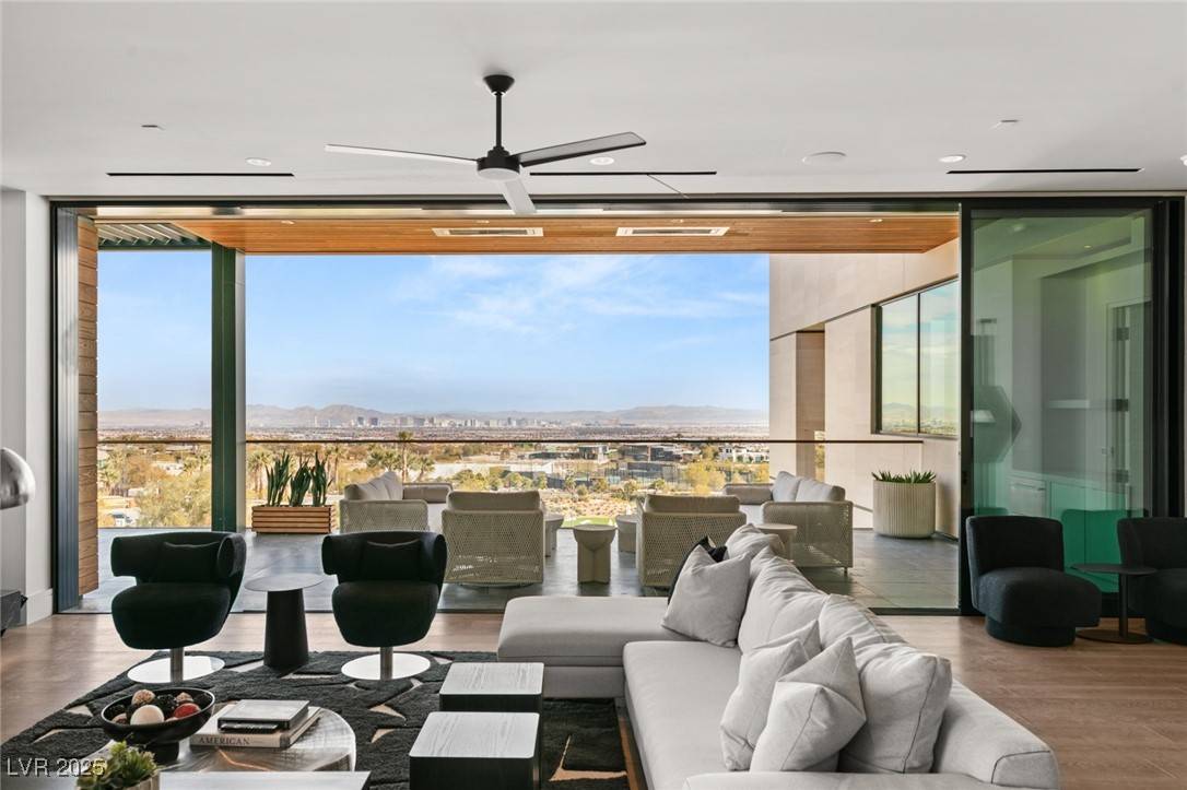 Las Vegas, NV 89135,11660 Summit Club DR #204