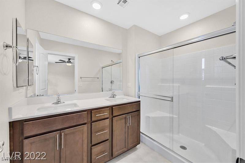 Henderson, NV 89012,372 Rosefinch ST