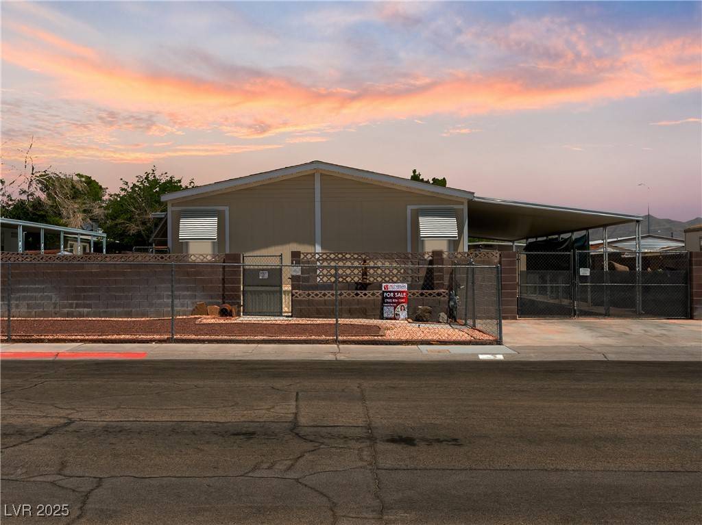 Las Vegas, NV 89108,6436 Hartman ST