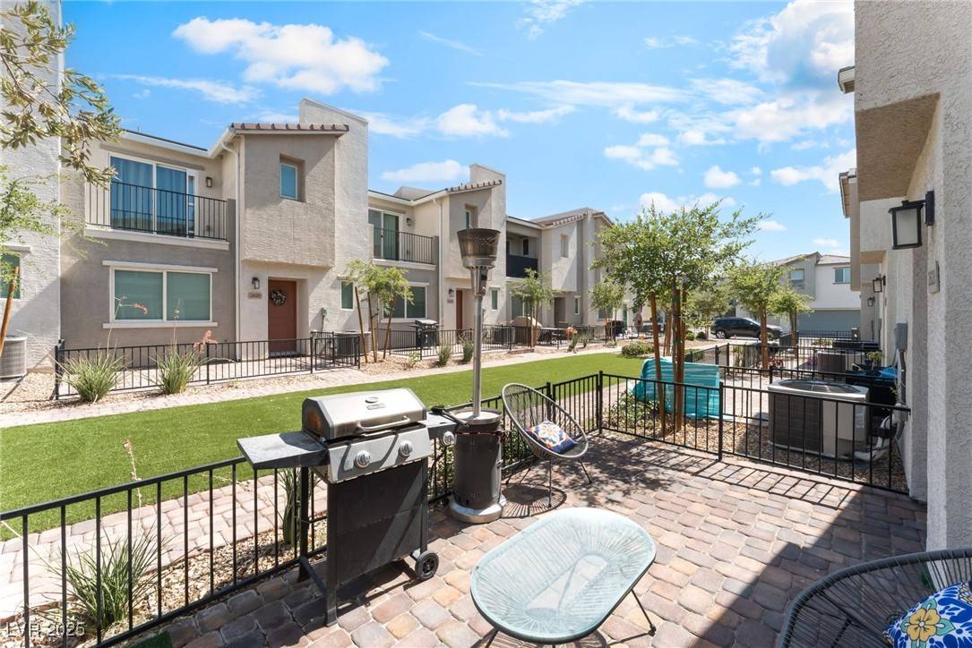 North Las Vegas, NV 89086,2620 Canary Yellow CT