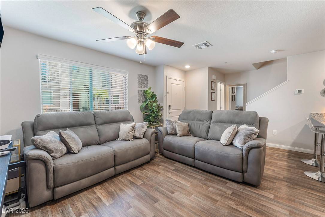 North Las Vegas, NV 89086,2620 Canary Yellow CT