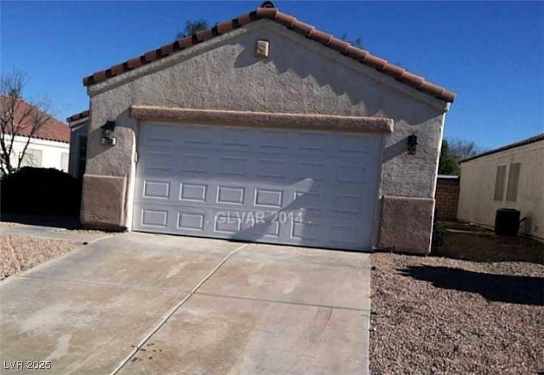 Henderson, NV 89011,733 Hitchen Post DR