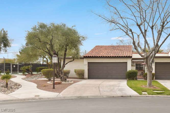 Las Vegas, NV 89121,4687 Madreperla ST