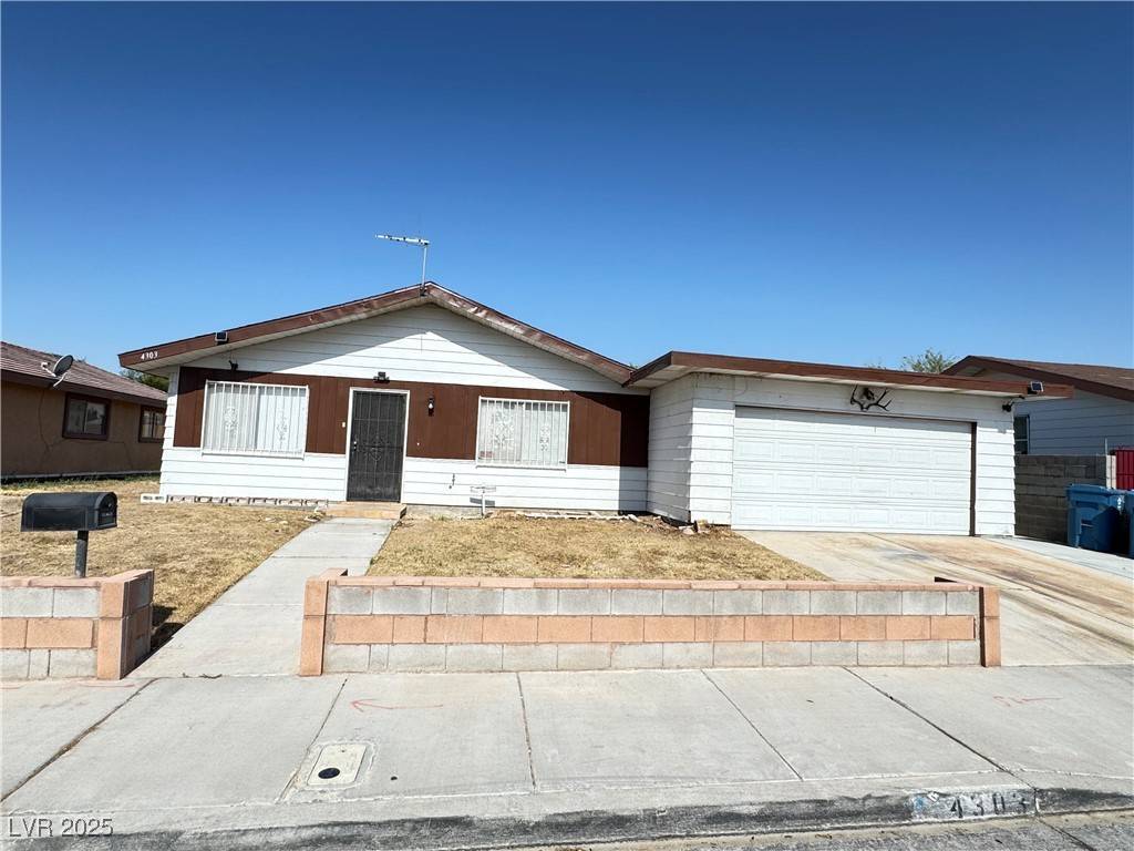 Las Vegas, NV 89115,4303 Paramount ST