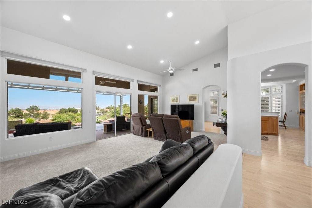 Las Vegas, NV 89134,3032 Highland Falls DR