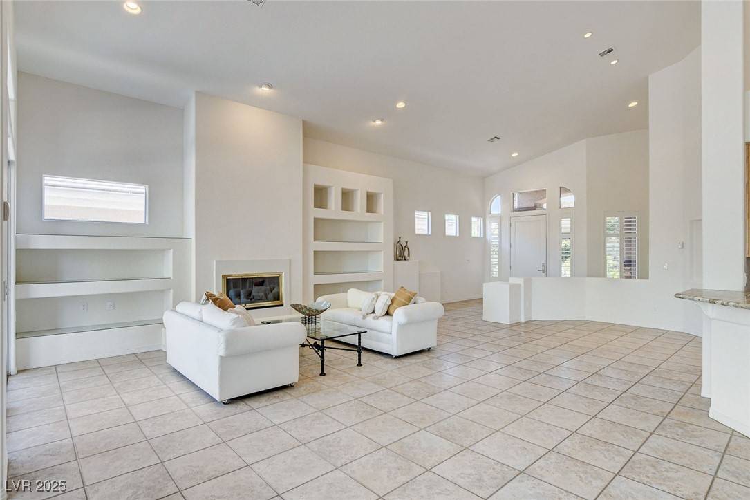 Las Vegas, NV 89144,536 Pima Canyon CT
