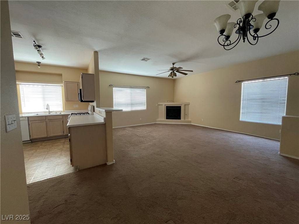 Las Vegas, NV 89130,6800 Indian Chief DR #203