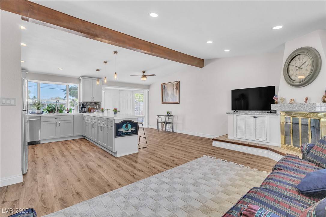 Las Vegas, NV 89121,4654 Gabriel DR