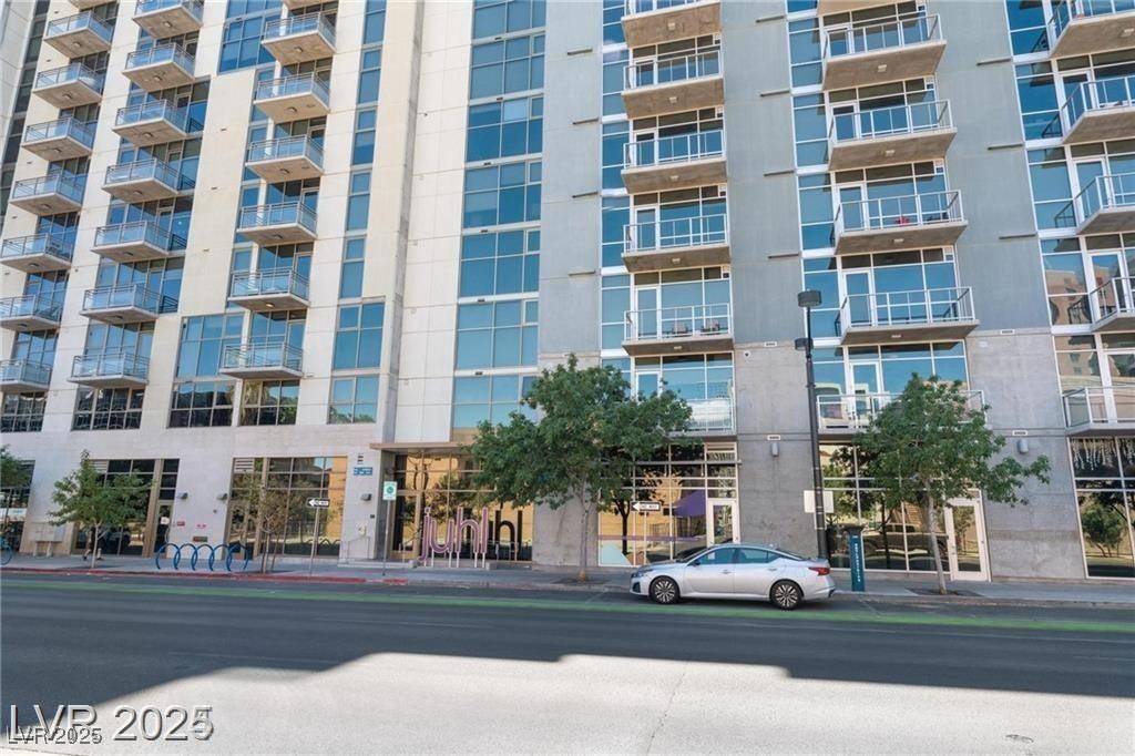 Las Vegas, NV 89101,353 E Bonneville AVE #711