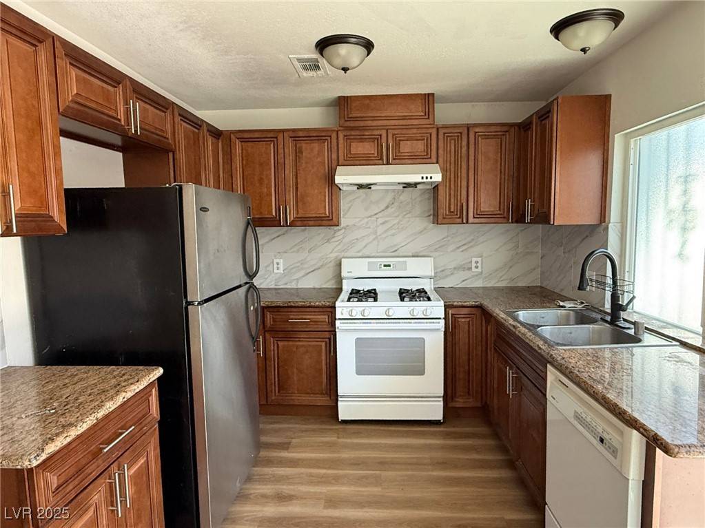 Las Vegas, NV 89102,3906 Blackford PL