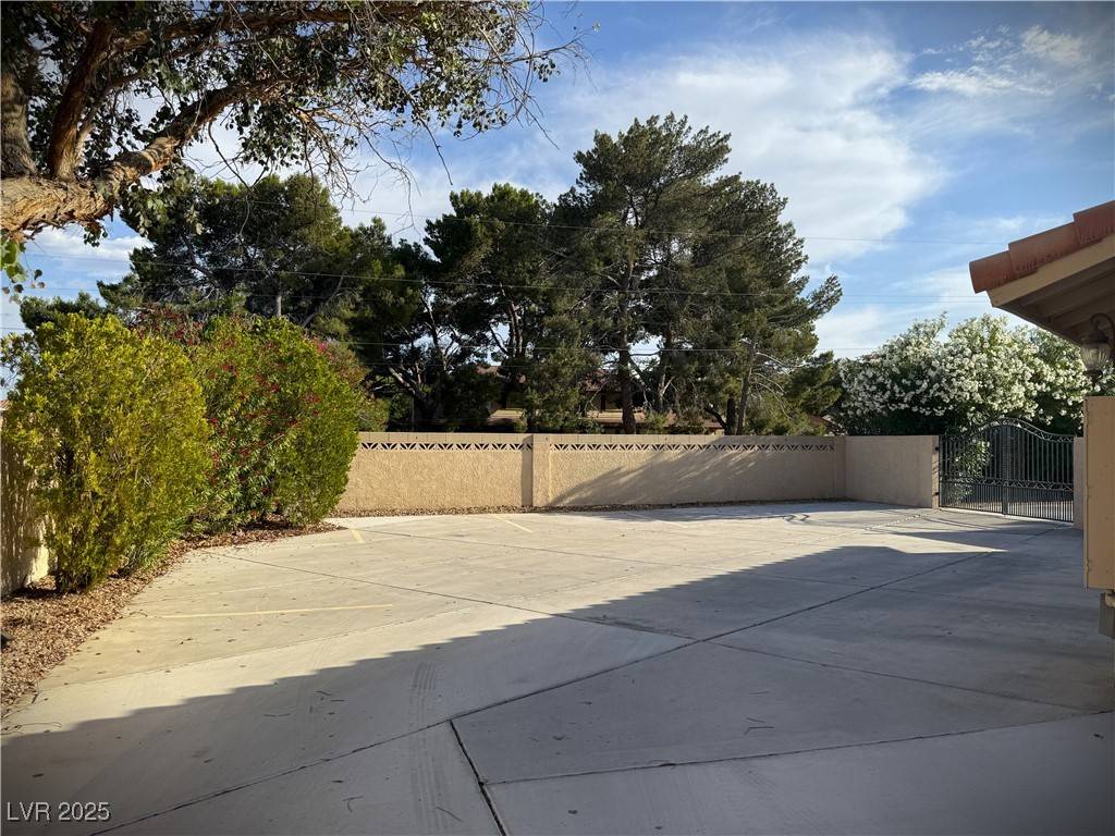 Las Vegas, NV 89117,2975 Montessouri ST