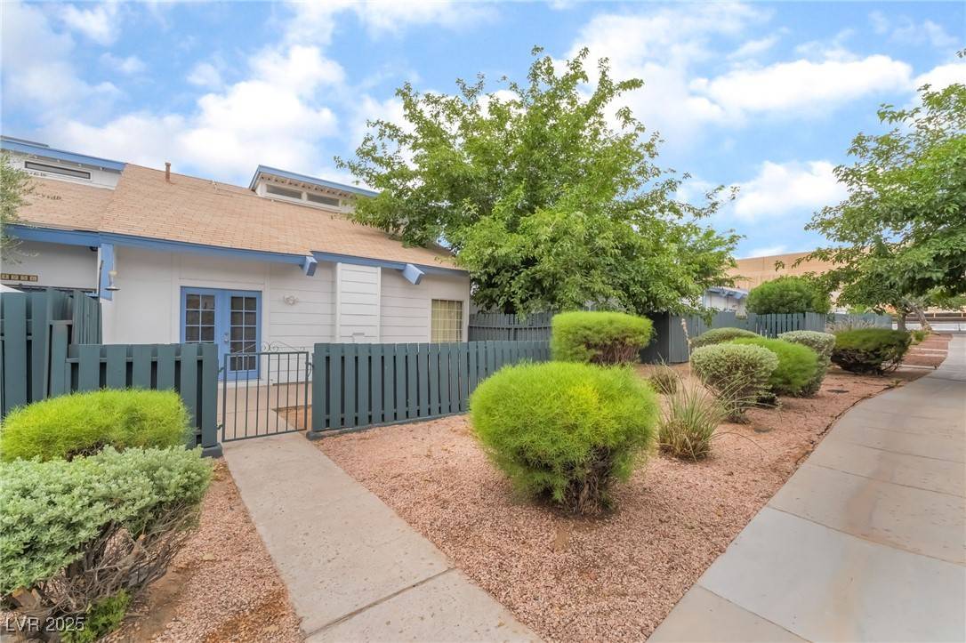 Las Vegas, NV 89121,4252 White Sands AVE