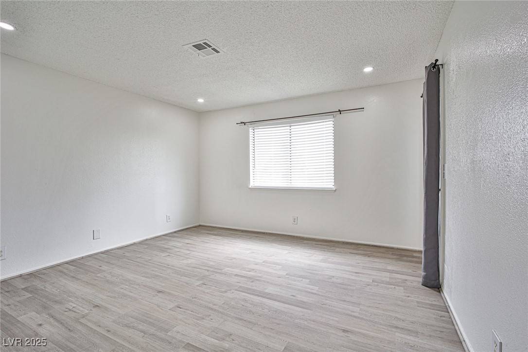 Las Vegas, NV 89119,5187 Caliente ST #96