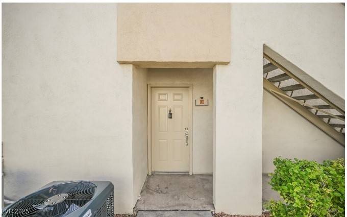 Las Vegas, NV 89144,1301 Red Gable LN #101