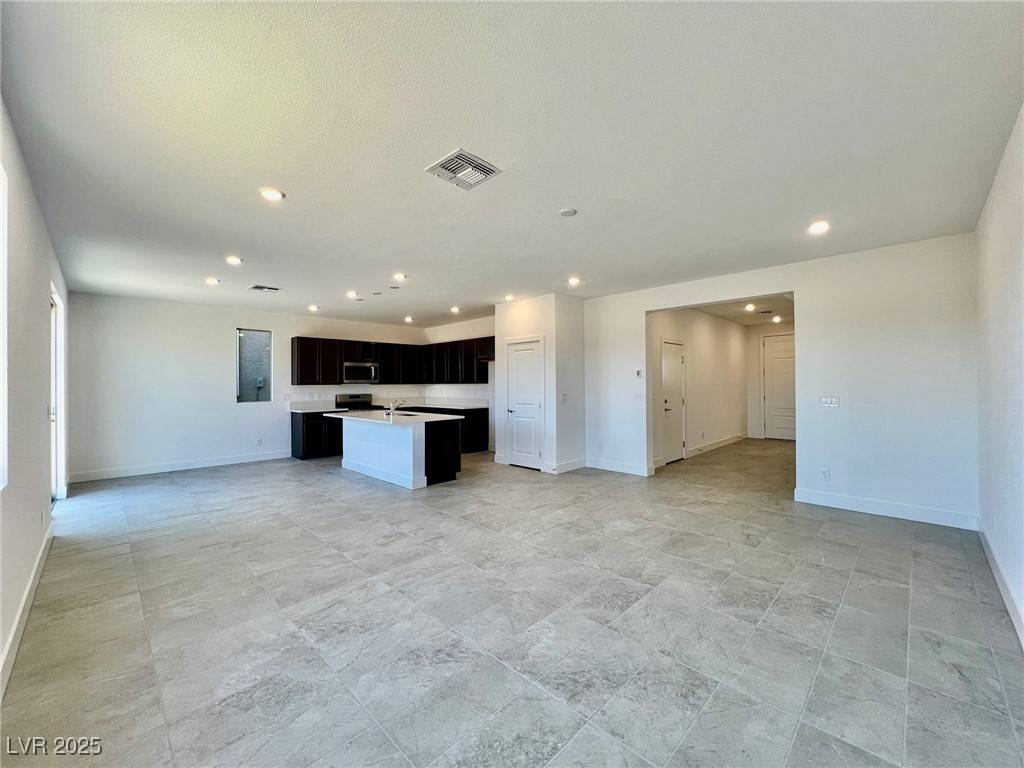 Las Vegas, NV 89113,7493 Delemont AVE