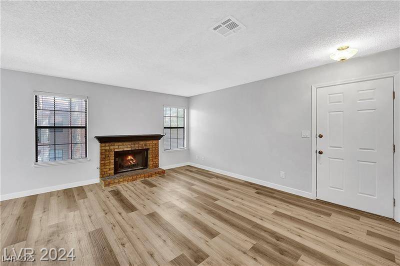 Las Vegas, NV 89103,5576 W Rochelle AVE #9C