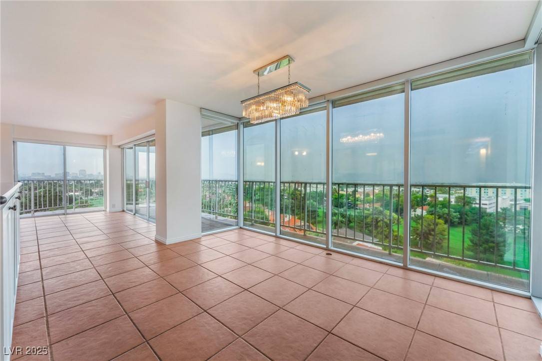 Las Vegas, NV 89109,3111 Bel Air DR #11B